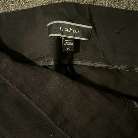 Le Chateau Cropped Pants - Picture 2 of 3